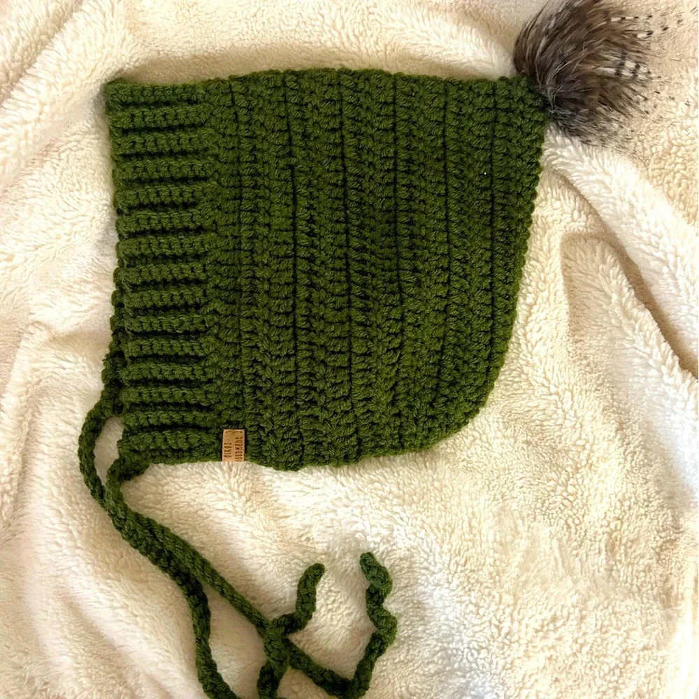 The very sweetest and gorgeously hand knit crocheted winter hat. Like new!